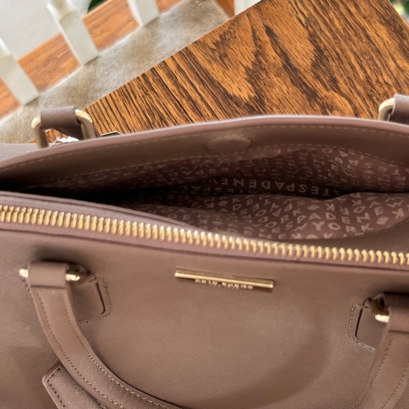 Kate Spade Laurel Way Reiley Purse - Picture 5 of 7